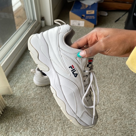 Fila Disarray White Chunky Sneaker - Picture 5 of 16
